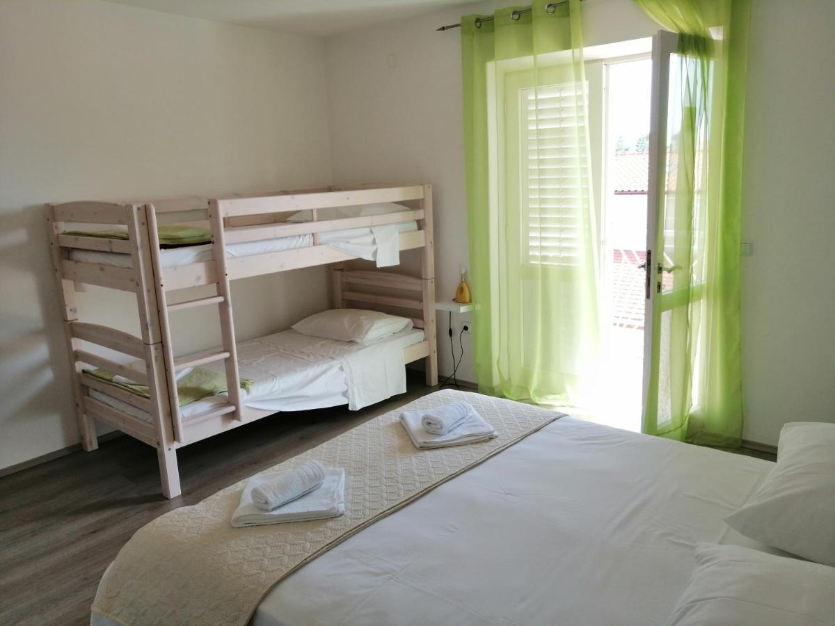 Roky Apartman Hvar Town